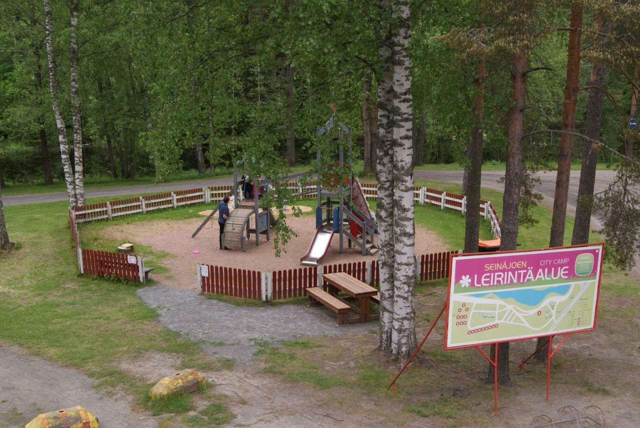 Отель Seinaejoen Leirintaealue Сейняйоки Экстерьер фото