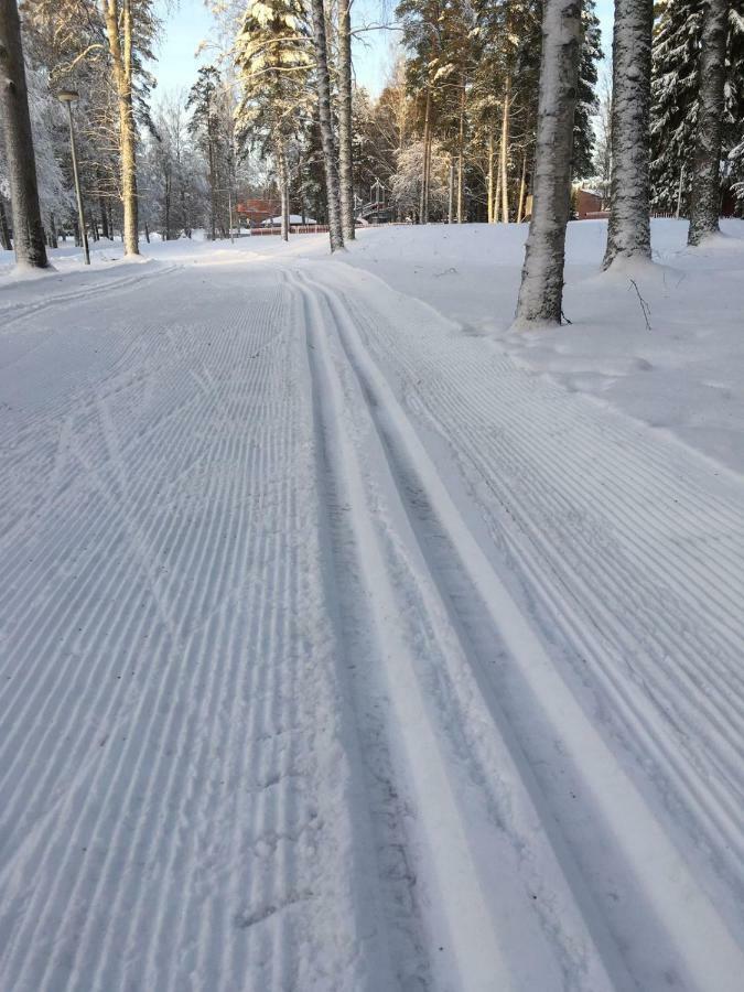 Отель Seinaejoen Leirintaealue Сейняйоки Экстерьер фото